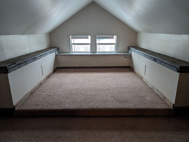 Building Photo - 310 E College St