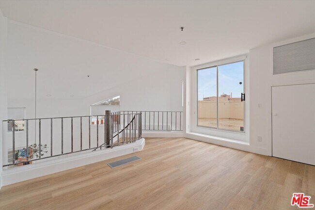 Building Photo - 235 Main St