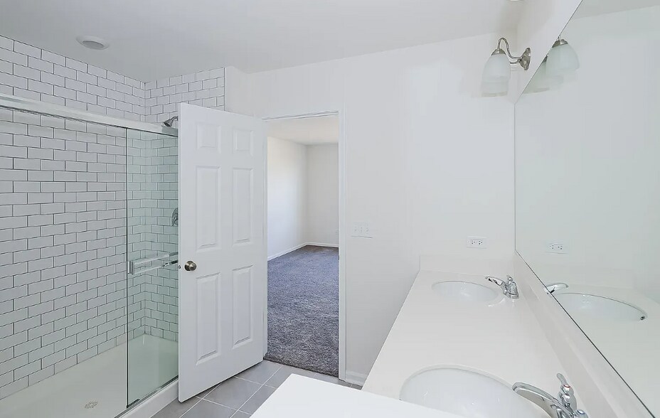 Building Photo - 12662 S Talbot Cir