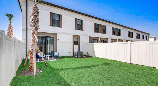 Building Photo - 8044 Gulfstream Ct