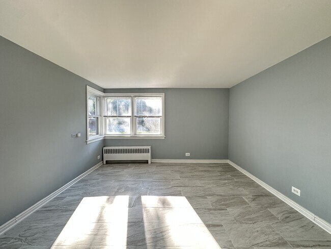 Building Photo - 6715 N California Ave