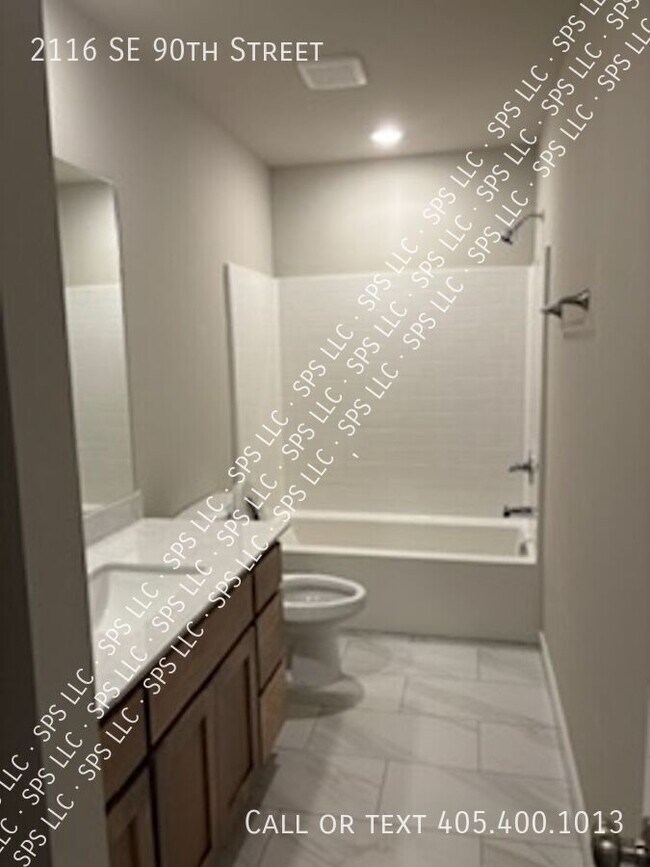 Building Photo - 2116 SE 90th St