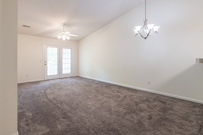 Building Photo - 906 Mercer Dr