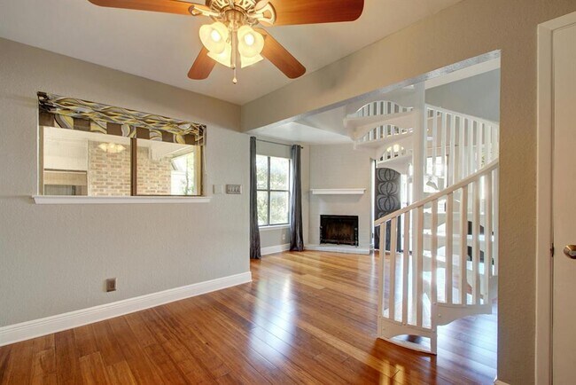 Building Photo - 2500 Burleson Rd