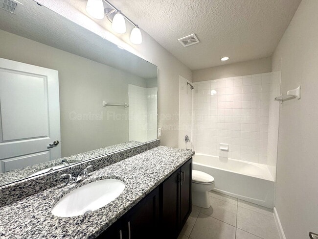 Building Photo - 3615 Voyager Ln