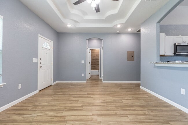 Building Photo - 479 Corliss