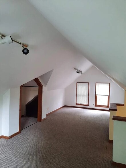 Building Photo - 37 Varden St