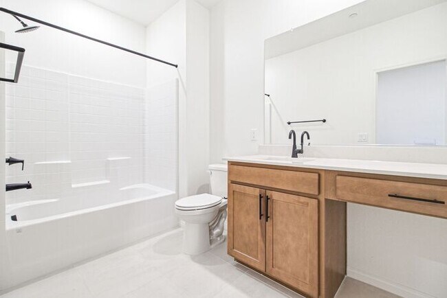 Building Photo - Stunning 3-Bedroom Home in Desirable Summerlin West
