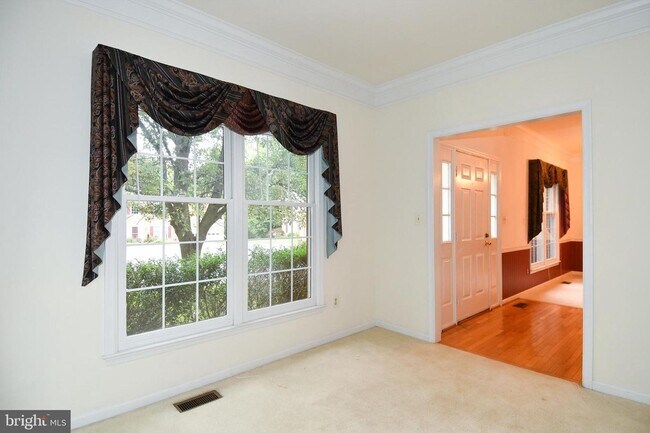 Building Photo - Elegant Brick Colonial on Quiet Cul-de-Sac...