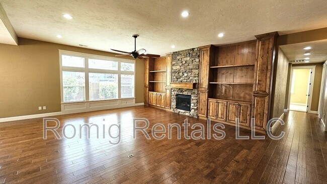 Building Photo - 13001 NW 49th Ave