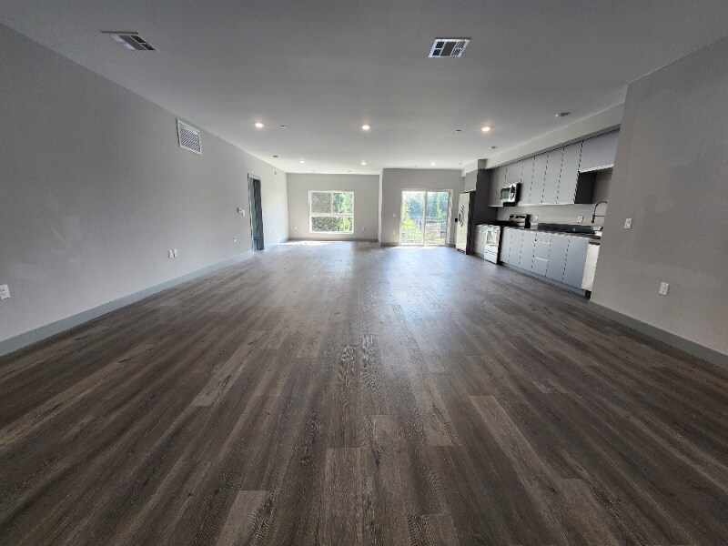 Building Photo - 7040 Woodman Ave