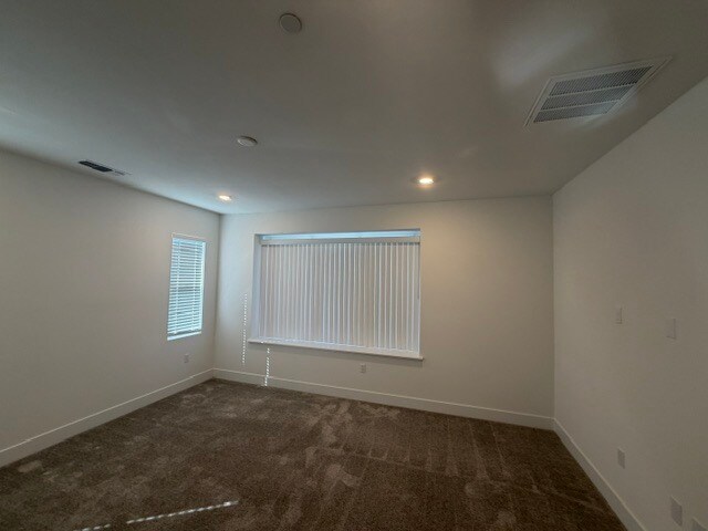 Building Photo - Lathrop - Gorgeous 5 Bedroom 3 Bathroom Home