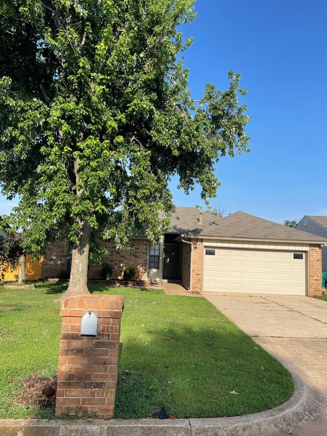Building Photo - Completely remodeled and ready for move in...