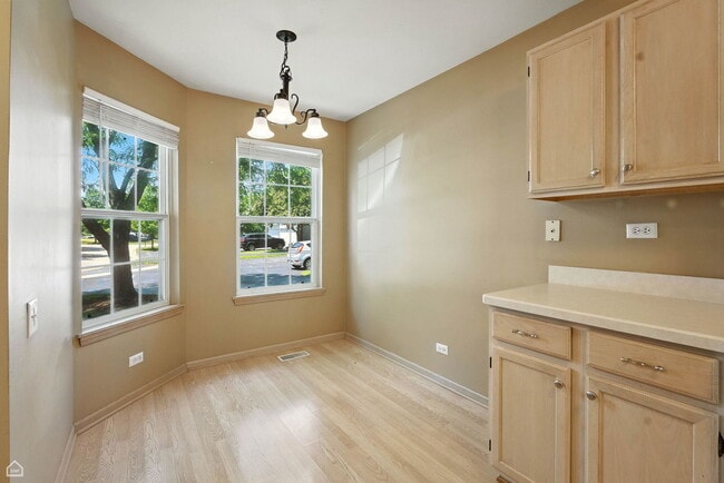Building Photo - 223 Mistwood Ln