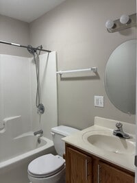 Building Photo - 231 Summerpine Pl