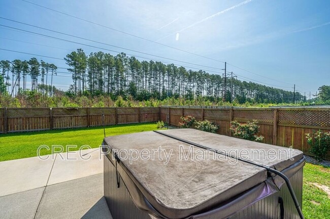 Building Photo - 201 Bigleaf Ct