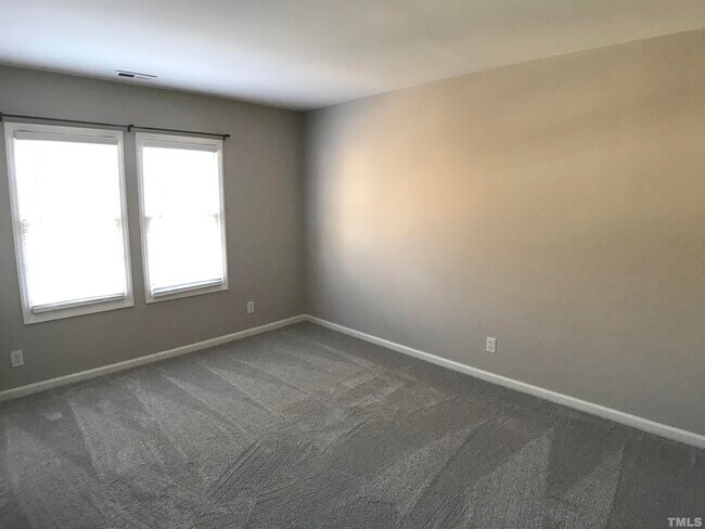 Building Photo - 105 Sandy Creek Ct
