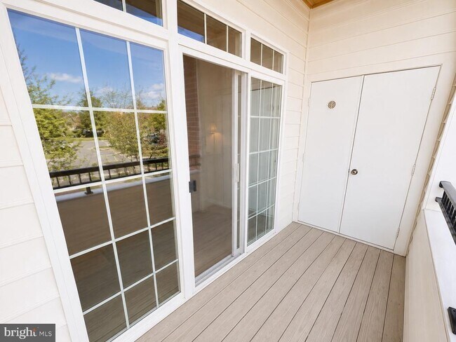 Building Photo - 5910 Great Star Dr