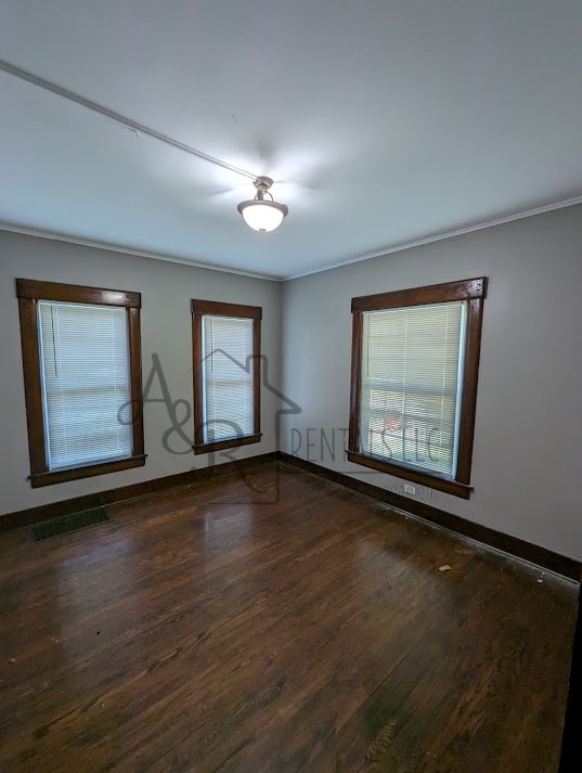 Building Photo - 1401 S Elm St