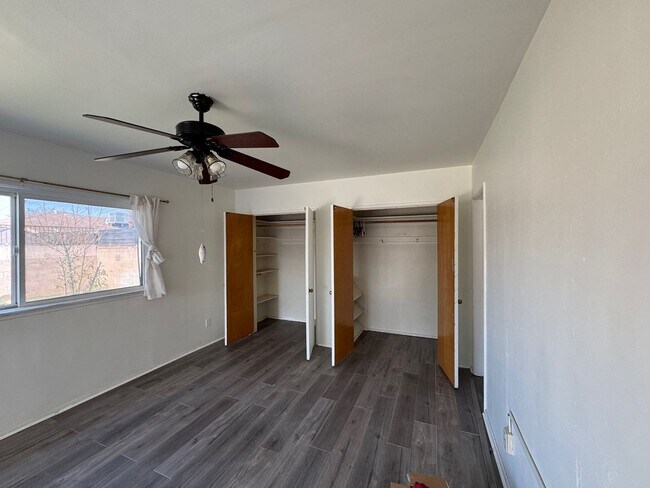 Building Photo - Spacious 3 Bedroom, 2.5 Baths Home for Lease in Rialto with Attached Garage