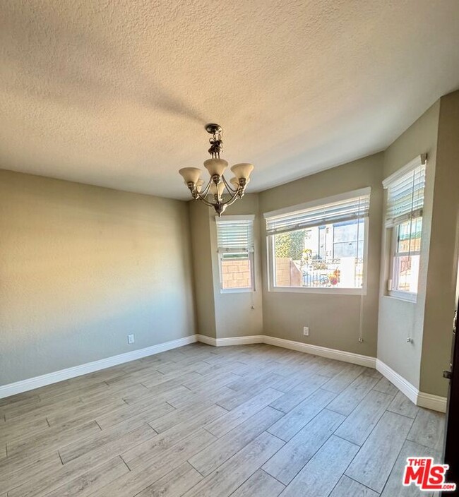 Building Photo - 1616 W 206th St