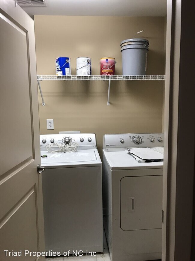 Building Photo - 2 br, 2 bath House - 605 #407 W Market St