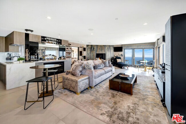 Building Photo - 6309 Ocean Front Walk