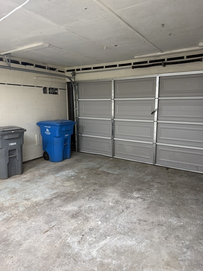 Building Photo - 1454 Beverly Dr