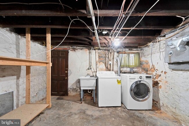 Building Photo - 1613 Laurel St