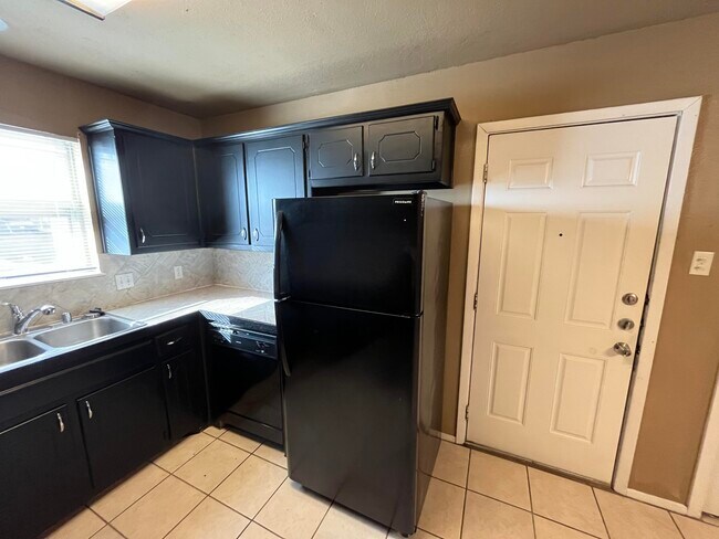 Building Photo - 7513 Avenue W