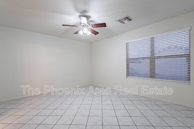 Building Photo - 663 S Colonial Ct