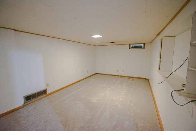 Building Photo - 1438 15th Ave NW