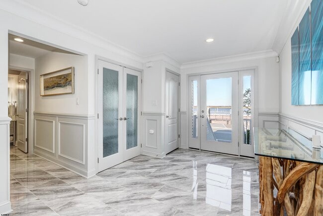 Building Photo - 9416 Amherst Ave