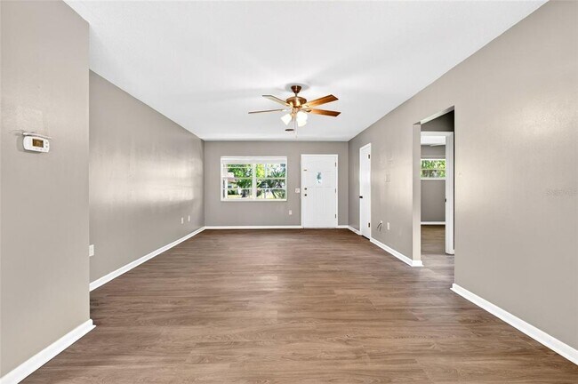 Building Photo - 3423 SW 27th St