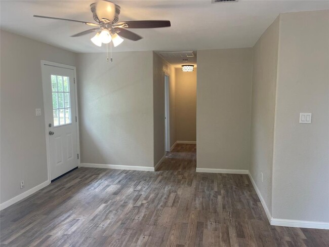 Building Photo - 146 Tupelo 2 N