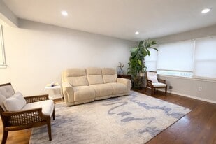 Building Photo - 2775 Morris Ave