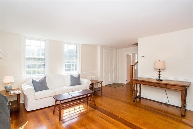 Building Photo - 15 Snell Rd