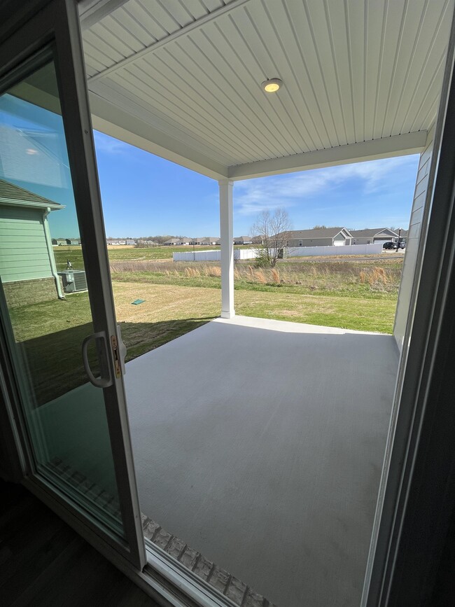 Building Photo - 6127 Japonica Ln