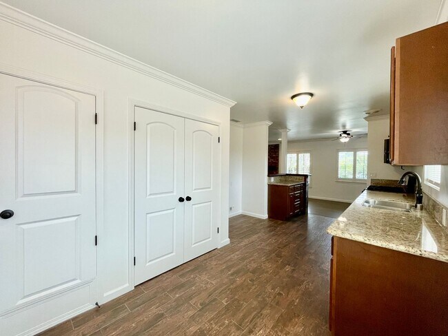 Building Photo - Stunning 4 Bedroom 3 Bath Single Story Home in Glendora!