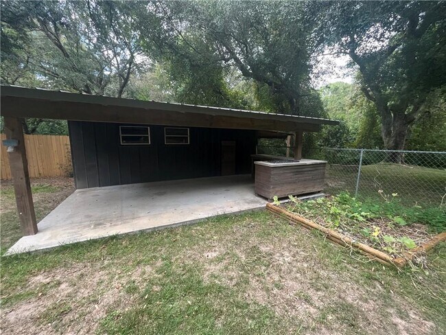 Building Photo - 30770 Cemetery Rd