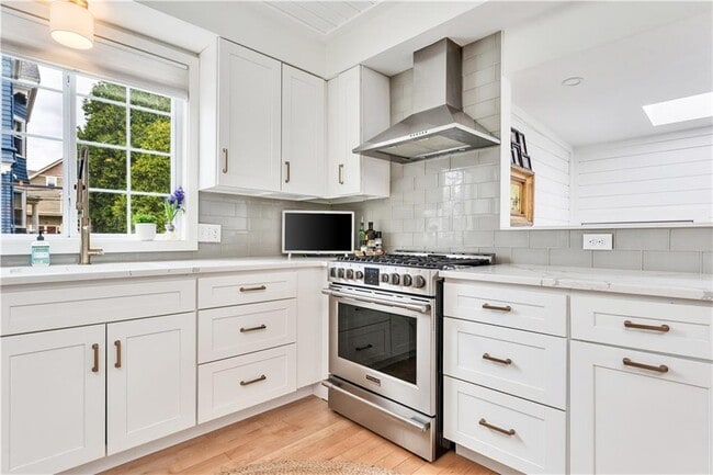 Building Photo - 12 Observatory Ave