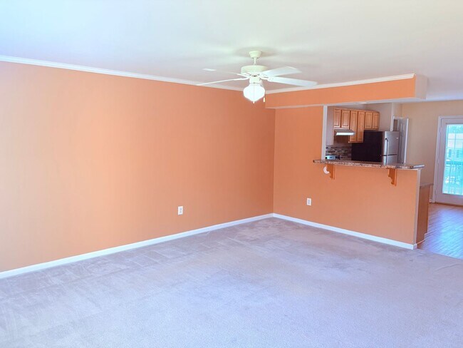 Building Photo - CENTRALLY LOCATED TOWNHOUSE - STAFFORD