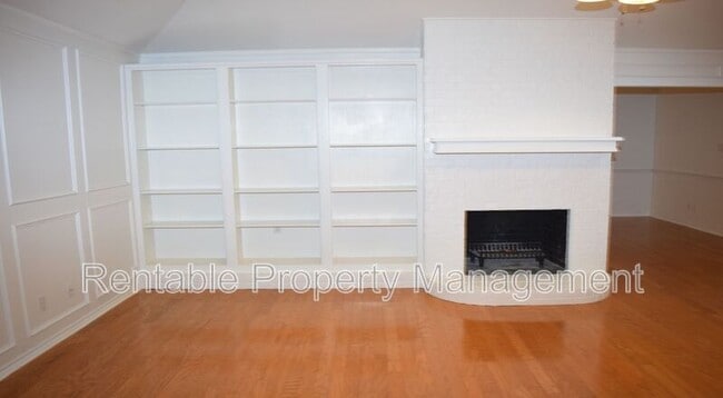 Building Photo - 3600 Ruidoso Dr
