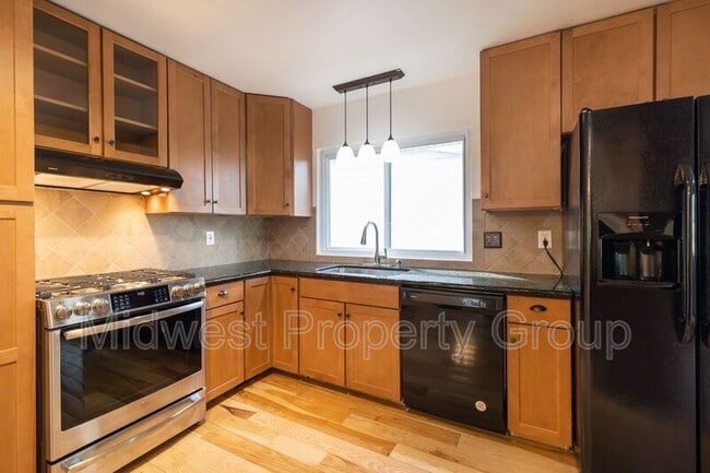 Building Photo - 3110 N Waterford Dr