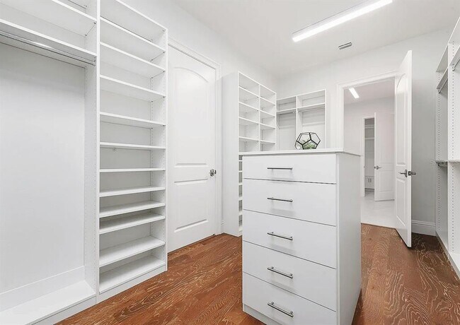 Building Photo - 13833 Abberwick Dr