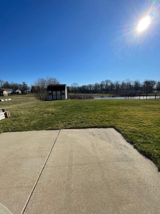 Building Photo - Beautiful 4 Bedroom Single Family Home - Harrison School District