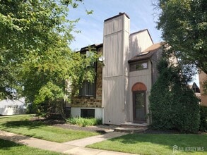Building Photo - 65 Diamond Ln