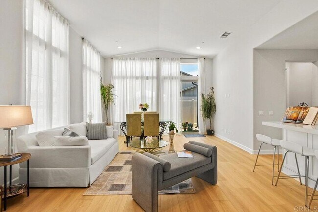 Building Photo - 12639 Elizabeth Wy