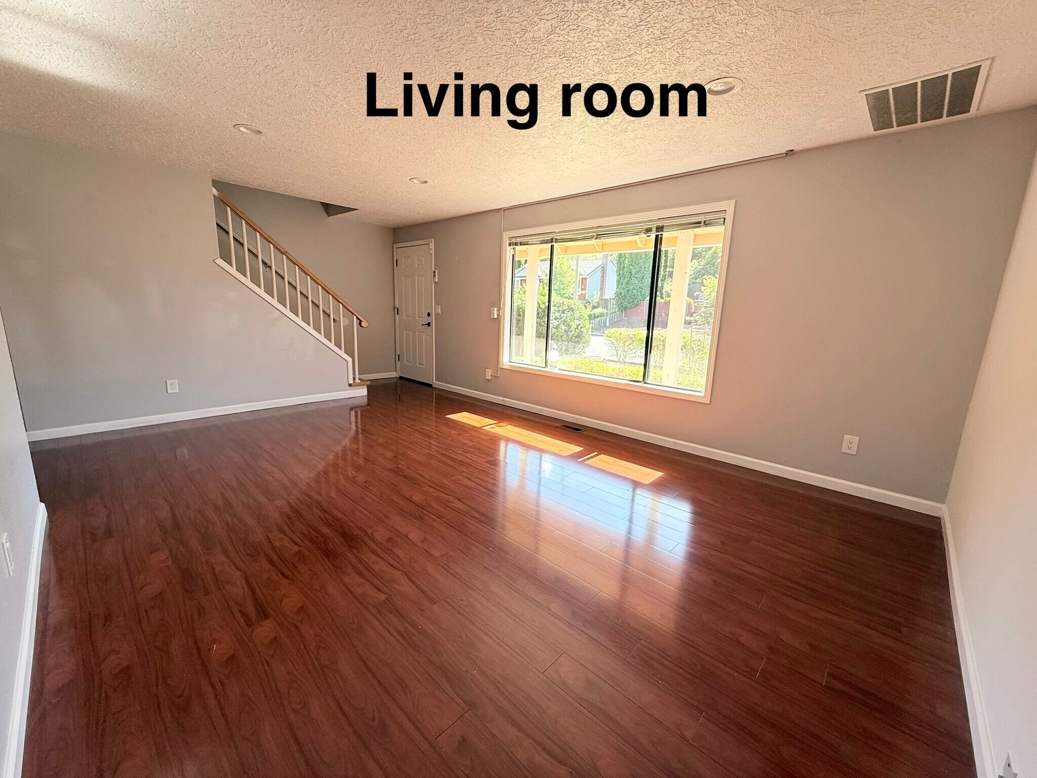 Building Photo - 16725 SE Naegeli Dr