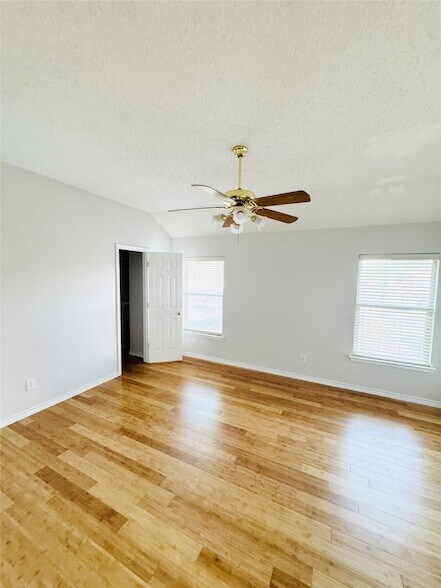 Building Photo - 2305 Buckeye Dr